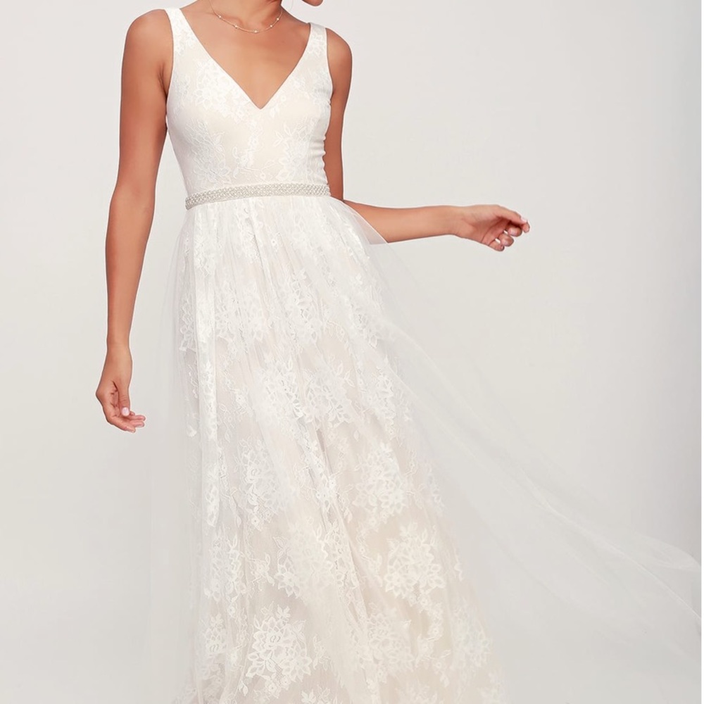 Lulus Lace wedding dress- small (2-4) NWT